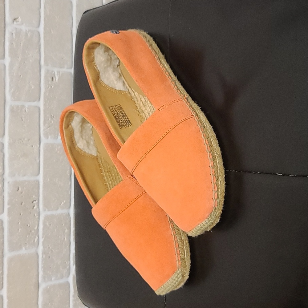 UGG Women's Jute-Capped Slip on Coral Leather Shoes (Sz 6)